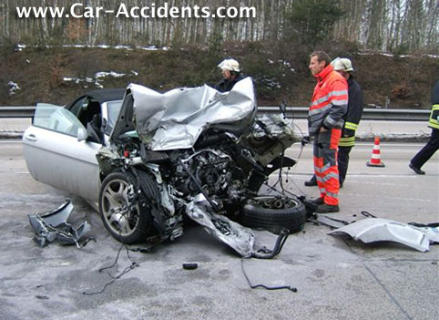 BMW 645 Crash: On Autobahn