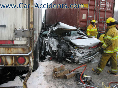 Big Truck Crash on Highway