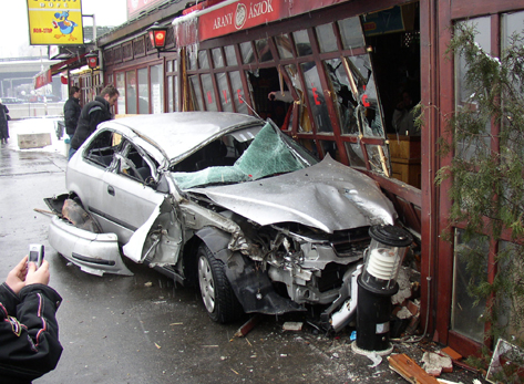 4-9-06_car_accident_pic