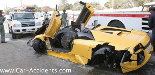 http://www.car-accidents.com/2006-Auto-pics/5-3-06_lamborghini_pic.jpg