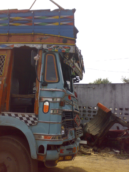 Truck crash in indian