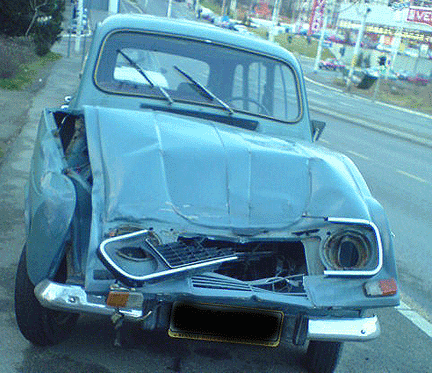 Renault 4 Crash Belgrade Serbia