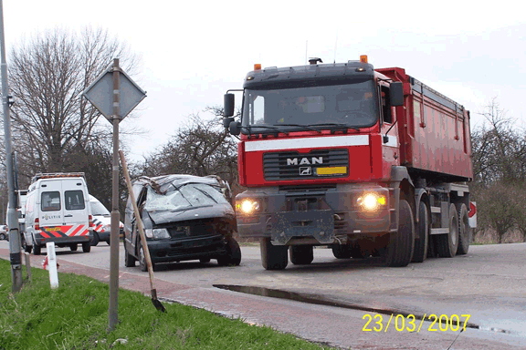 Mercedes Benz Versus Truck