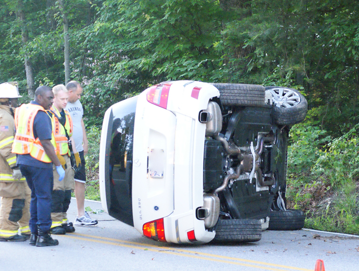 Mercedes suv flip