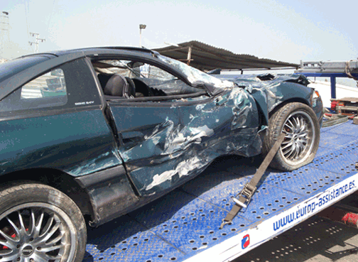 Car involved in an accident (image hosted by car-accidents.com)